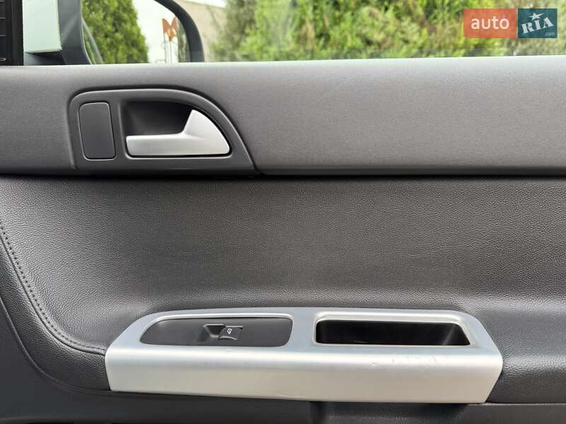 Седан Volvo S40 2010 в Стрые
