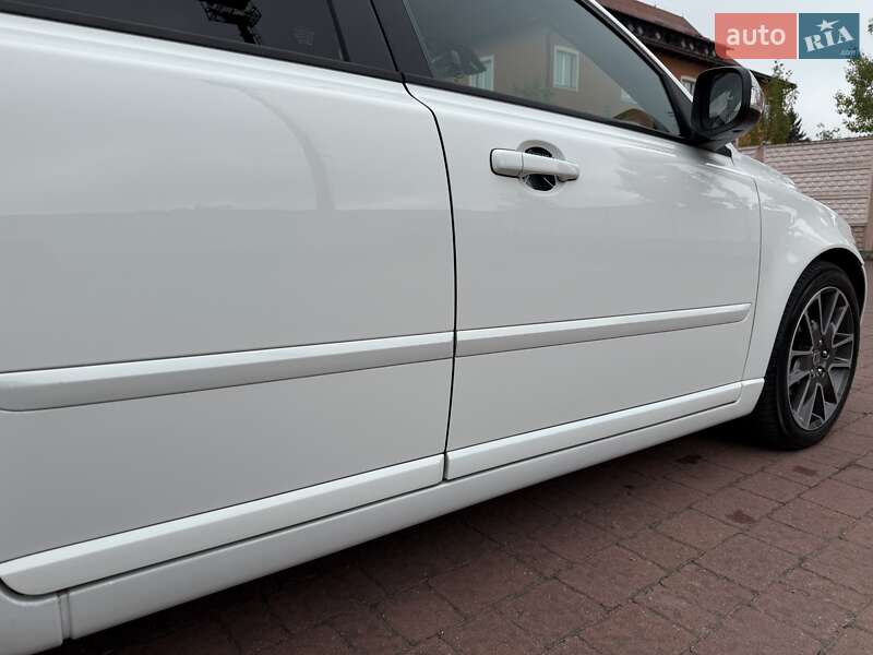 Седан Volvo S40 2010 в Стрые