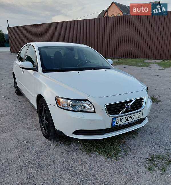 Седан Volvo S40 2009 в Києві