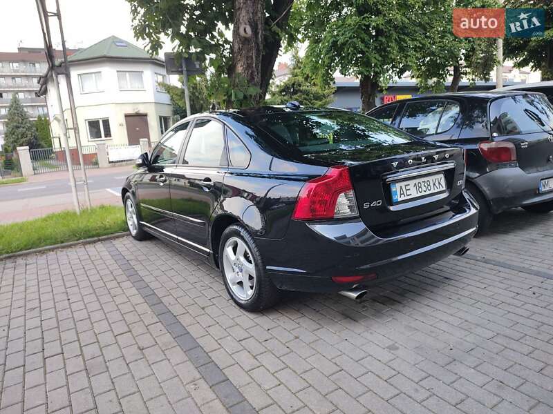 Седан Volvo S40 2012 в Терновке