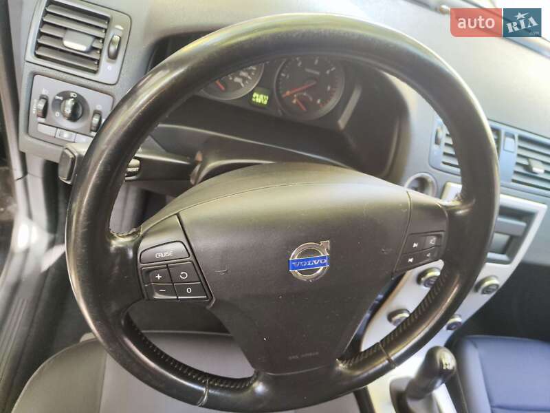 Седан Volvo S40 2010 в Мукачевому