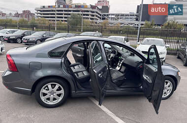 Седан Volvo S40 2012 в 