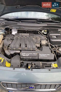 Седан Volvo S40 2004 в 