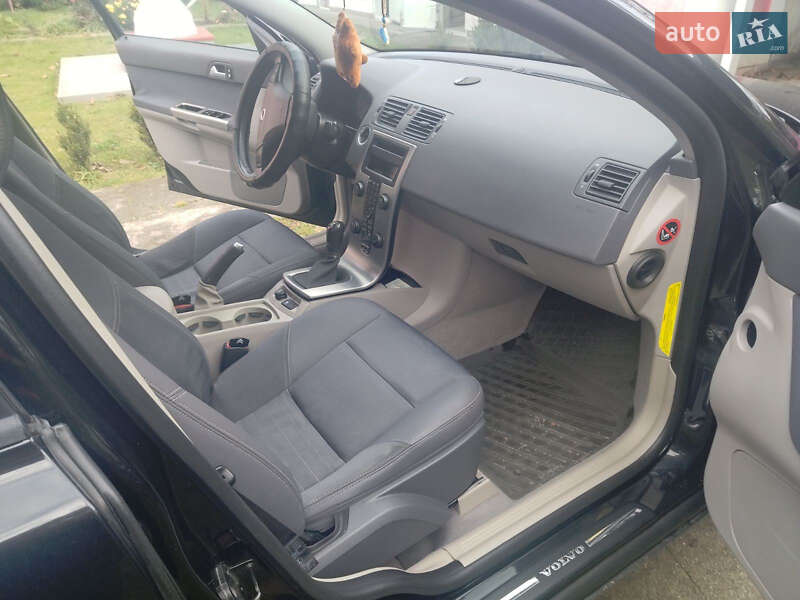 Седан Volvo S40 2005 в Киеве фото 7 Седан Volvo S40 2005 в Киеве