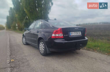 Седан Volvo S40 2005 в  фото 20 Седан Volvo S40 2005 в