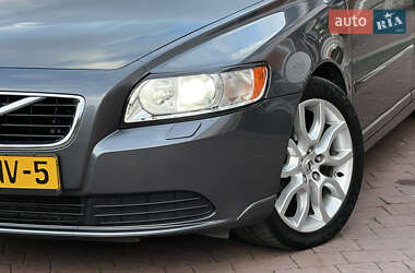 Седан Volvo S40 2011 в  фото 13 Седан Volvo S40 2011 в