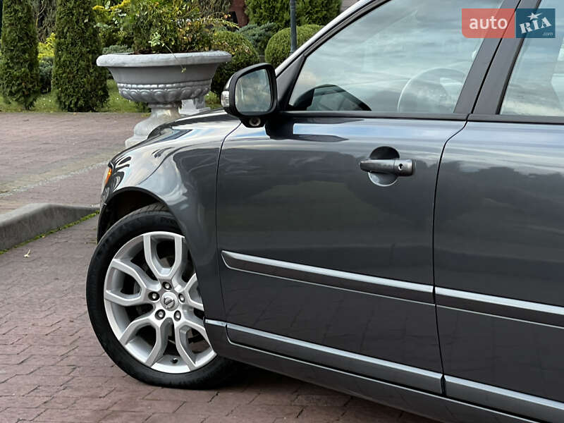 Седан Volvo S40 2011 в Стрые фото 45 Седан Volvo S40 2011 в Стрые