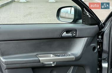 Седан Volvo S40 2011 в  фото 77 Седан Volvo S40 2011 в