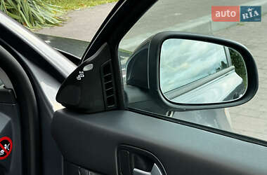 Седан Volvo S40 2011 в  фото 105 Седан Volvo S40 2011 в