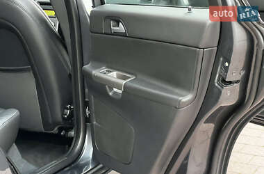 Седан Volvo S40 2011 в  фото 117 Седан Volvo S40 2011 в