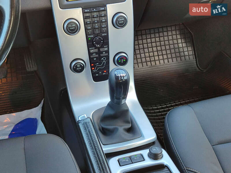 Седан Volvo S40 2011 в Киеве фото 31 Седан Volvo S40 2011 в Киеве