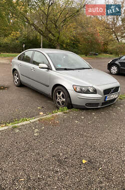 Седан Volvo S40 2006 в Киеве