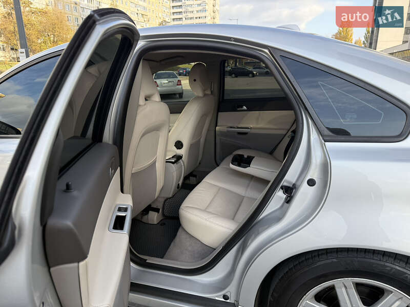 Седан Volvo S40 2012 в Днепре