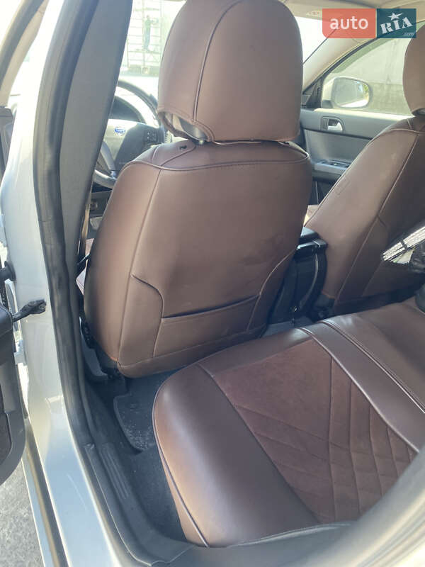 Седан Volvo S40 2011 в Тернополе