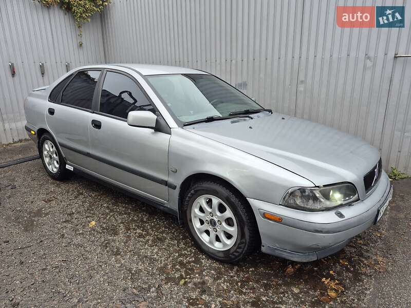 Седан Volvo S40 2000 в Киеве