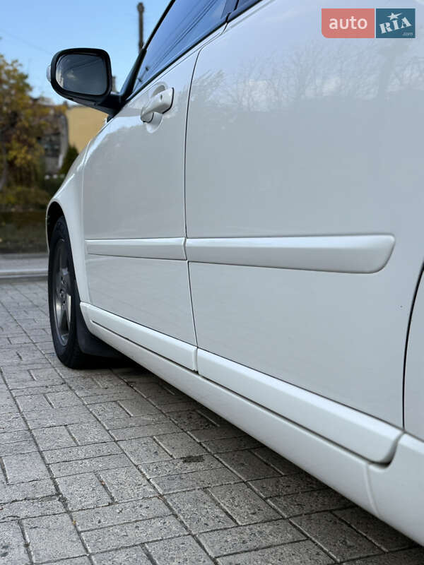 Седан Volvo S40 2012 в Днепре