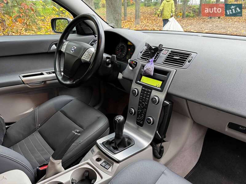 Седан Volvo S40 2005 в Киеве