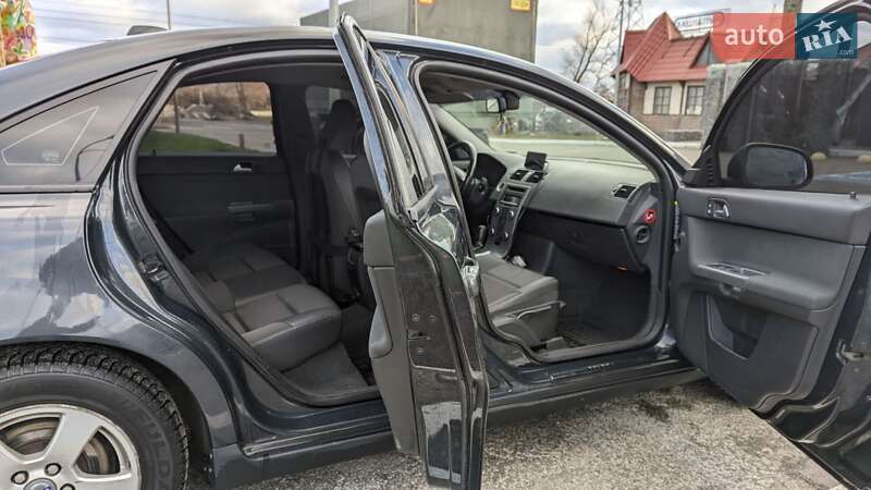 Седан Volvo S40 2009 в Киеве фото 7 Седан Volvo S40 2009 в Киеве
