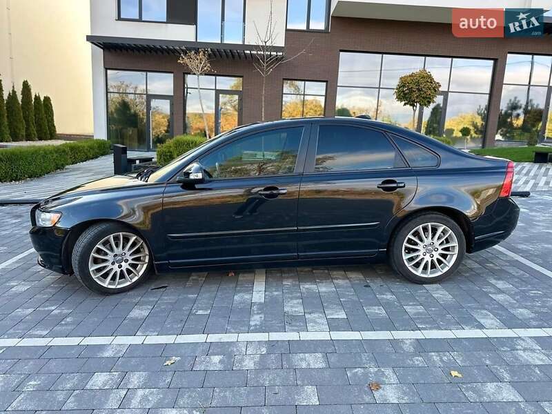 Седан Volvo S40 2011 в Ужгороде