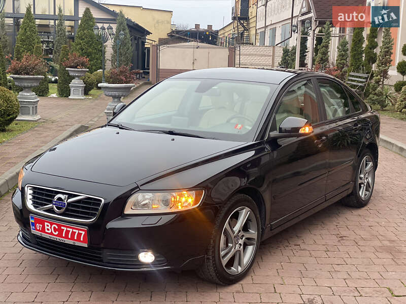 Седан Volvo S40 2011 в Стрию