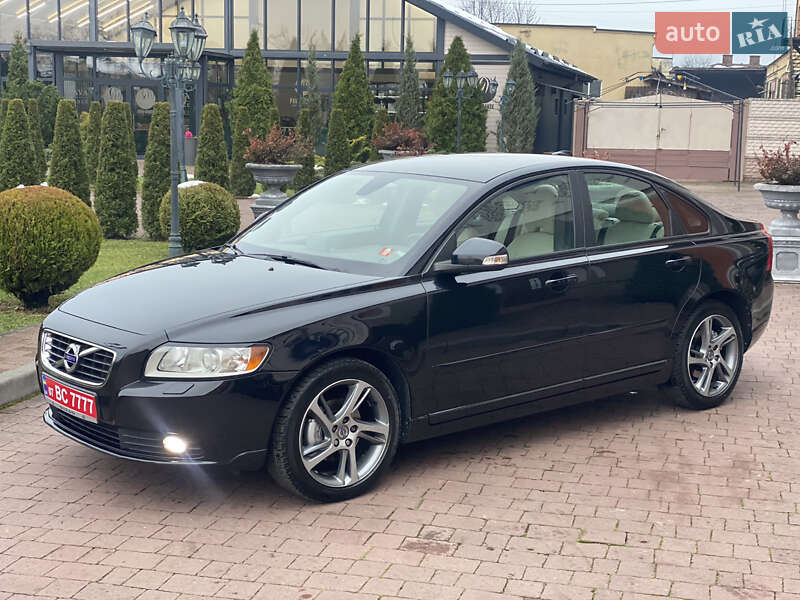 Седан Volvo S40 2011 в Стрию