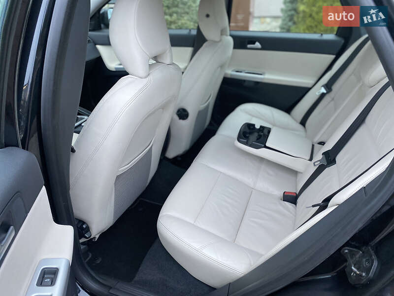 Седан Volvo S40 2011 в Стрию