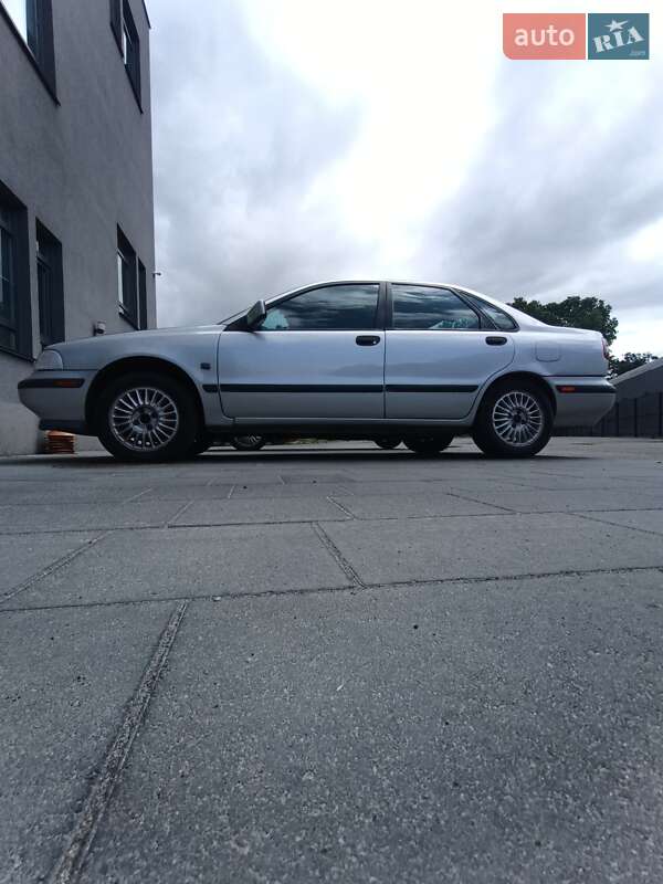 Седан Volvo S40 2000 в Ирпене