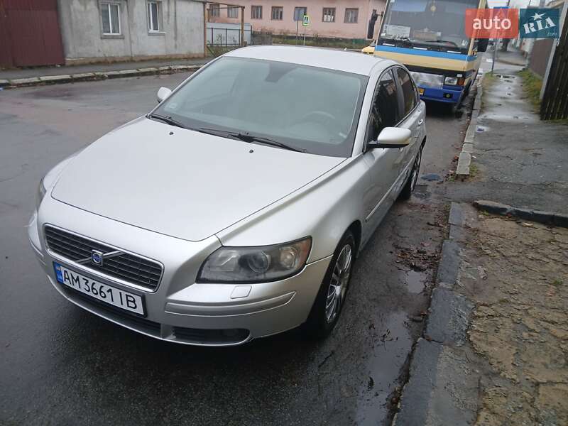 Volvo S40 2004