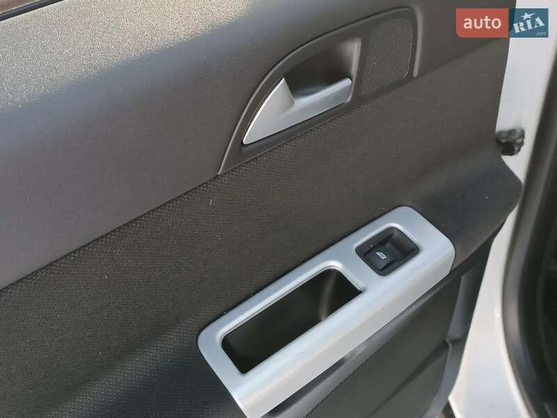 Седан Volvo S40 2010 в Львове