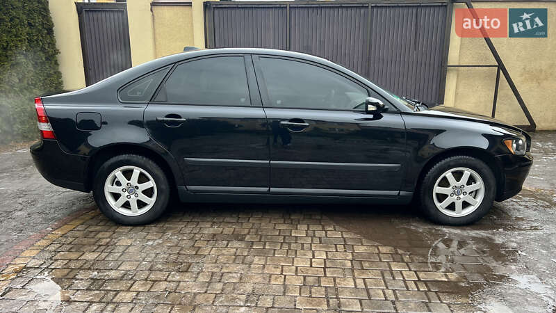 Седан Volvo S40 2004 в Кривом Роге