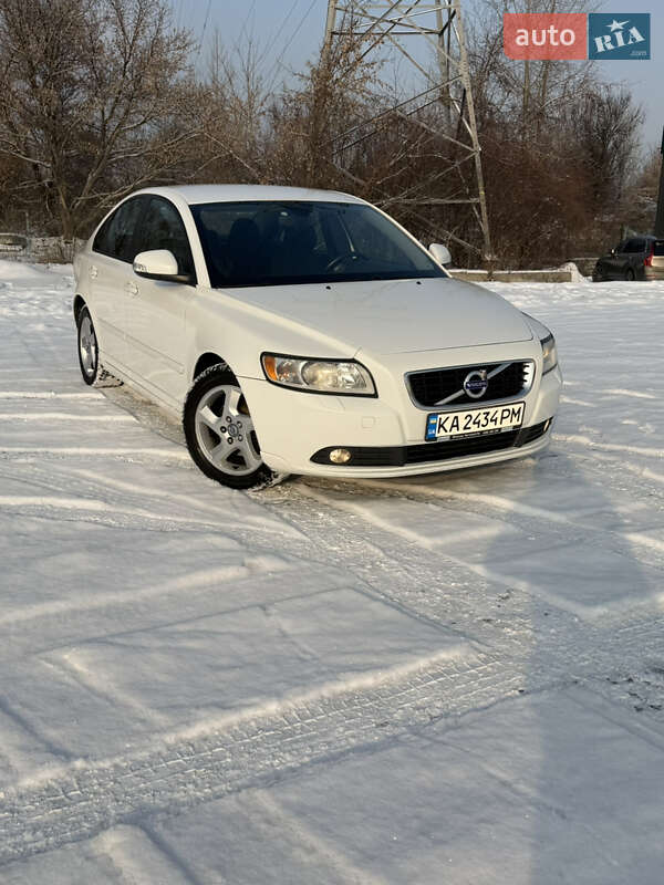 Седан Volvo S40 2012 в Киеве