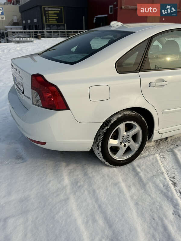 Седан Volvo S40 2012 в Киеве