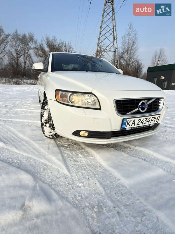Седан Volvo S40 2012 в Киеве