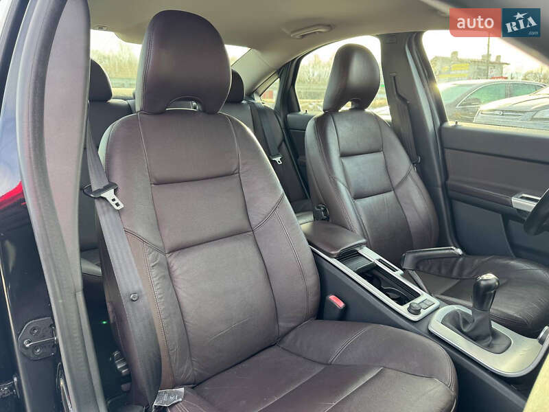 Седан Volvo S40 2011 в Стрые