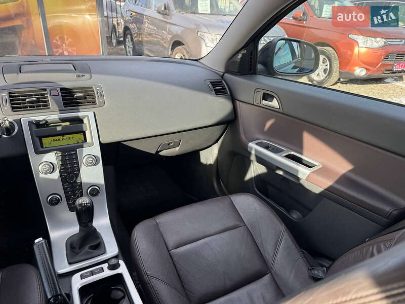 Седан Volvo S40 2011 в Стрые