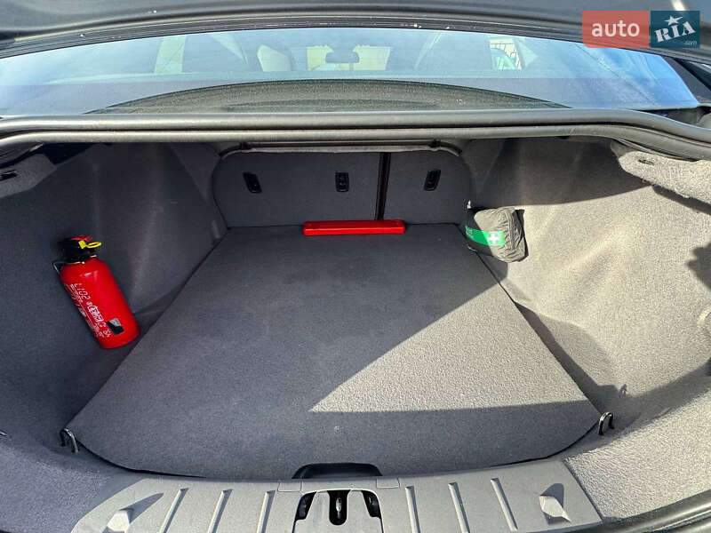 Седан Volvo S40 2011 в Стрые