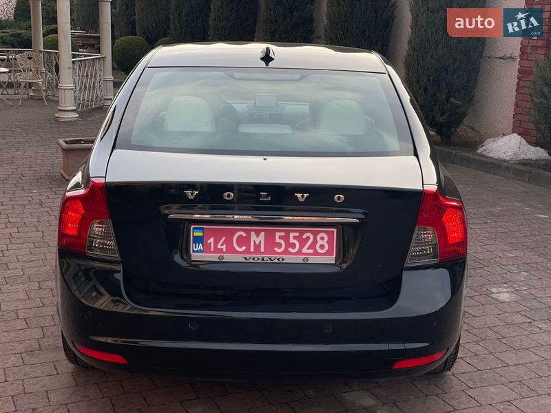 Седан Volvo S40 2011 в Стрию