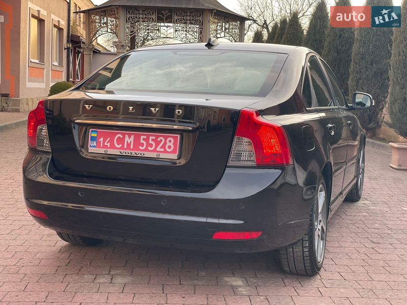Седан Volvo S40 2011 в Стрию