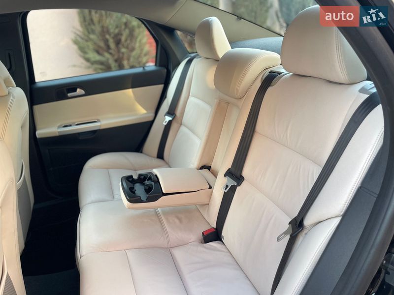 Седан Volvo S40 2011 в Стрию