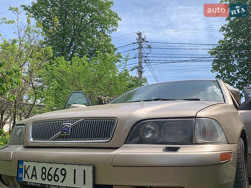 Седан Volvo S40 2001 в Фастове