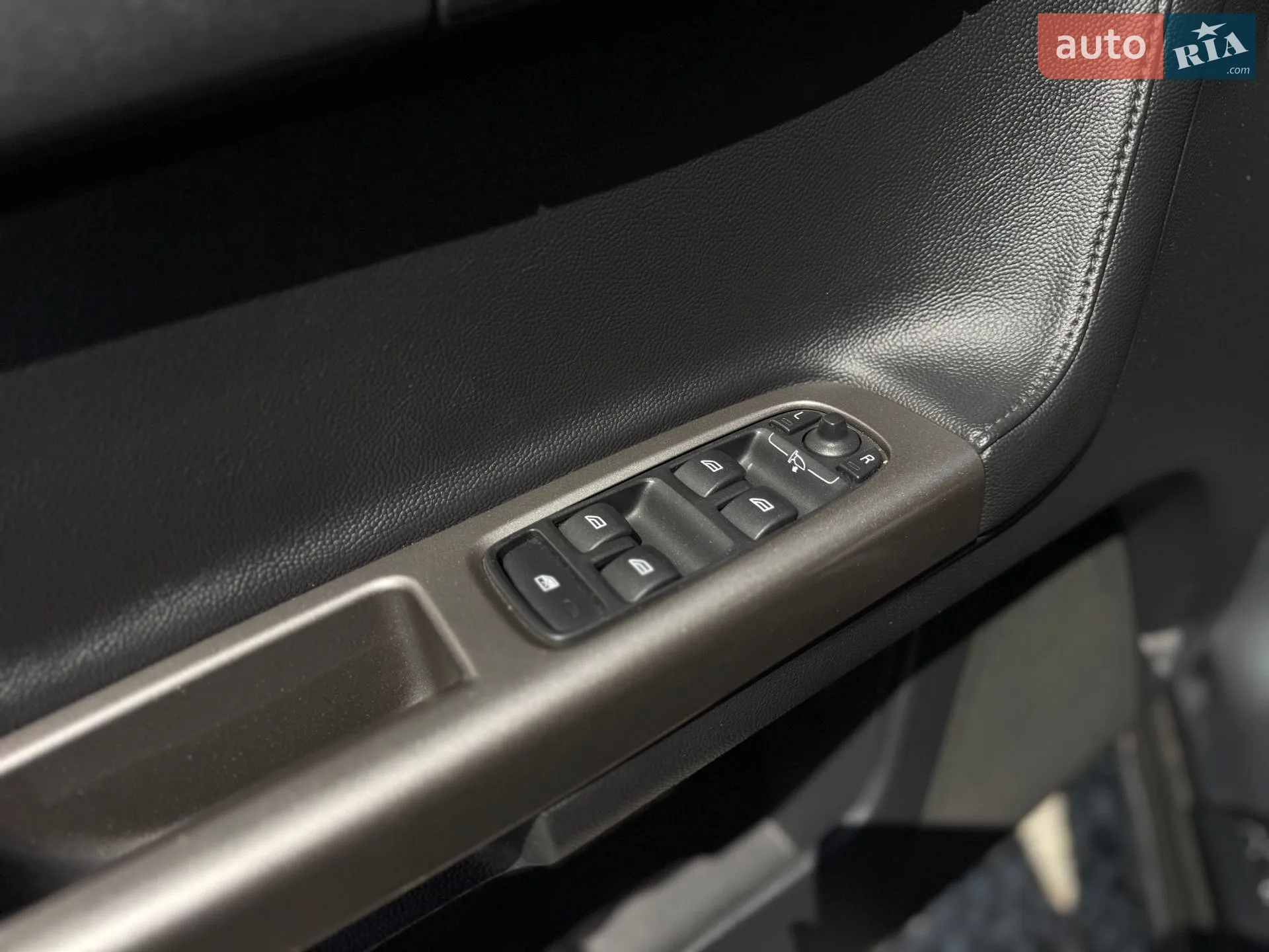 2011 Volvo S40 - мініатюра 13