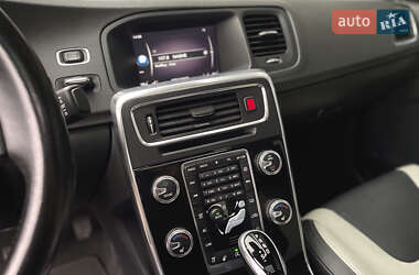 Седан Volvo S60 Cross Country 2017 в 