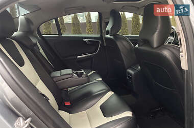 Седан Volvo S60 Cross Country 2017 в 
