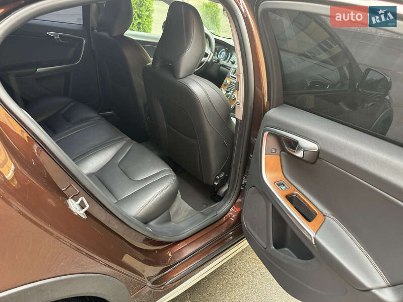 Седан Volvo S60 Cross Country 2016 в Киеве фото 8 Седан Volvo S60 Cross Country 2016 в Киеве