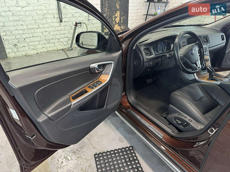 Седан Volvo S60 Cross Country 2016 в Киеве фото 14 Седан Volvo S60 Cross Country 2016 в Киеве