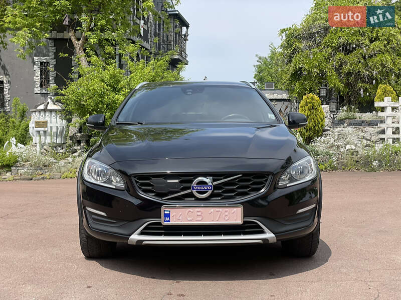 Седан Volvo S60 Cross Country 2017 в Івано-Франківську