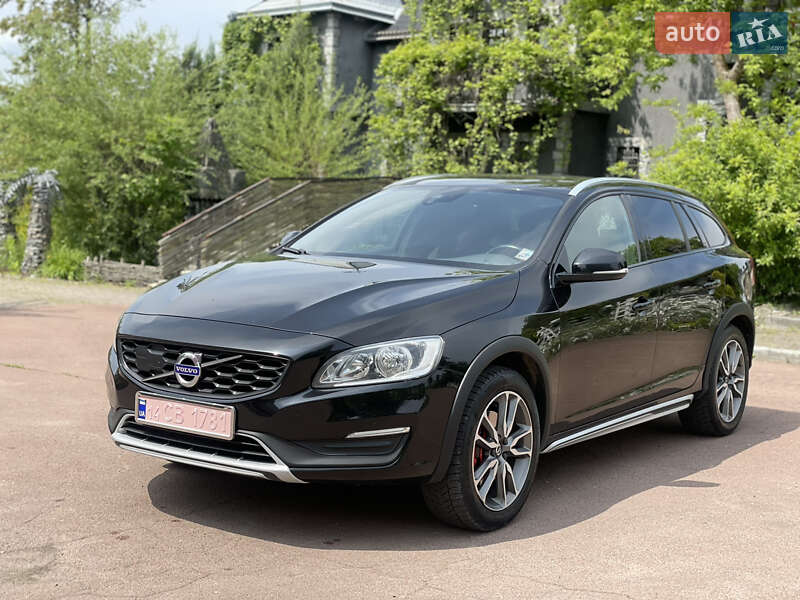Седан Volvo S60 Cross Country 2017 в Івано-Франківську