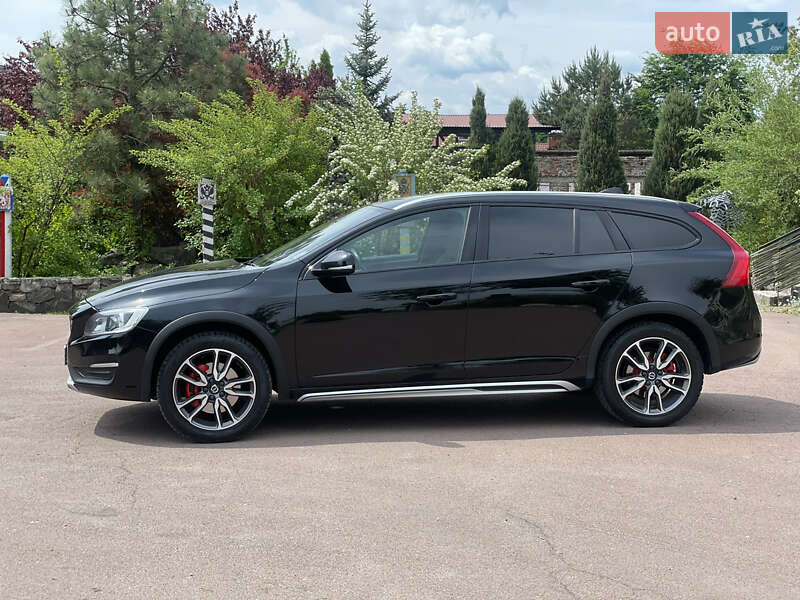 Седан Volvo S60 Cross Country 2017 в Івано-Франківську