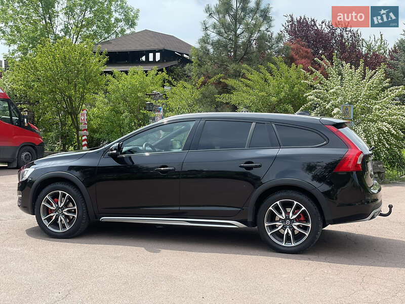 Седан Volvo S60 Cross Country 2017 в Івано-Франківську