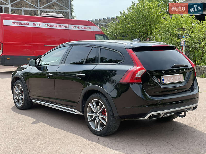 Седан Volvo S60 Cross Country 2017 в Івано-Франківську